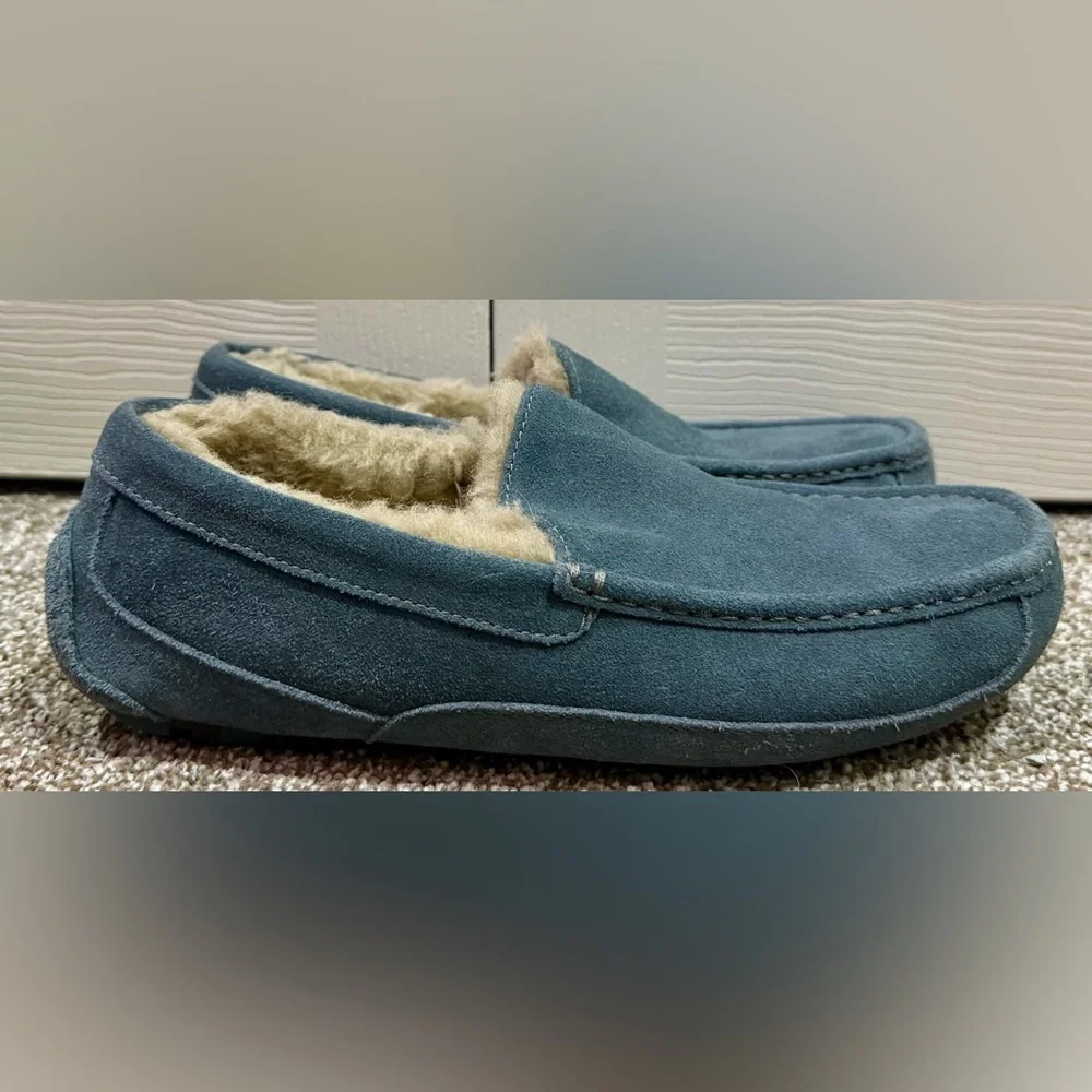 UGG For Men ASCOT Slippers Shoes 8 US Blue Suede $115 MSRP